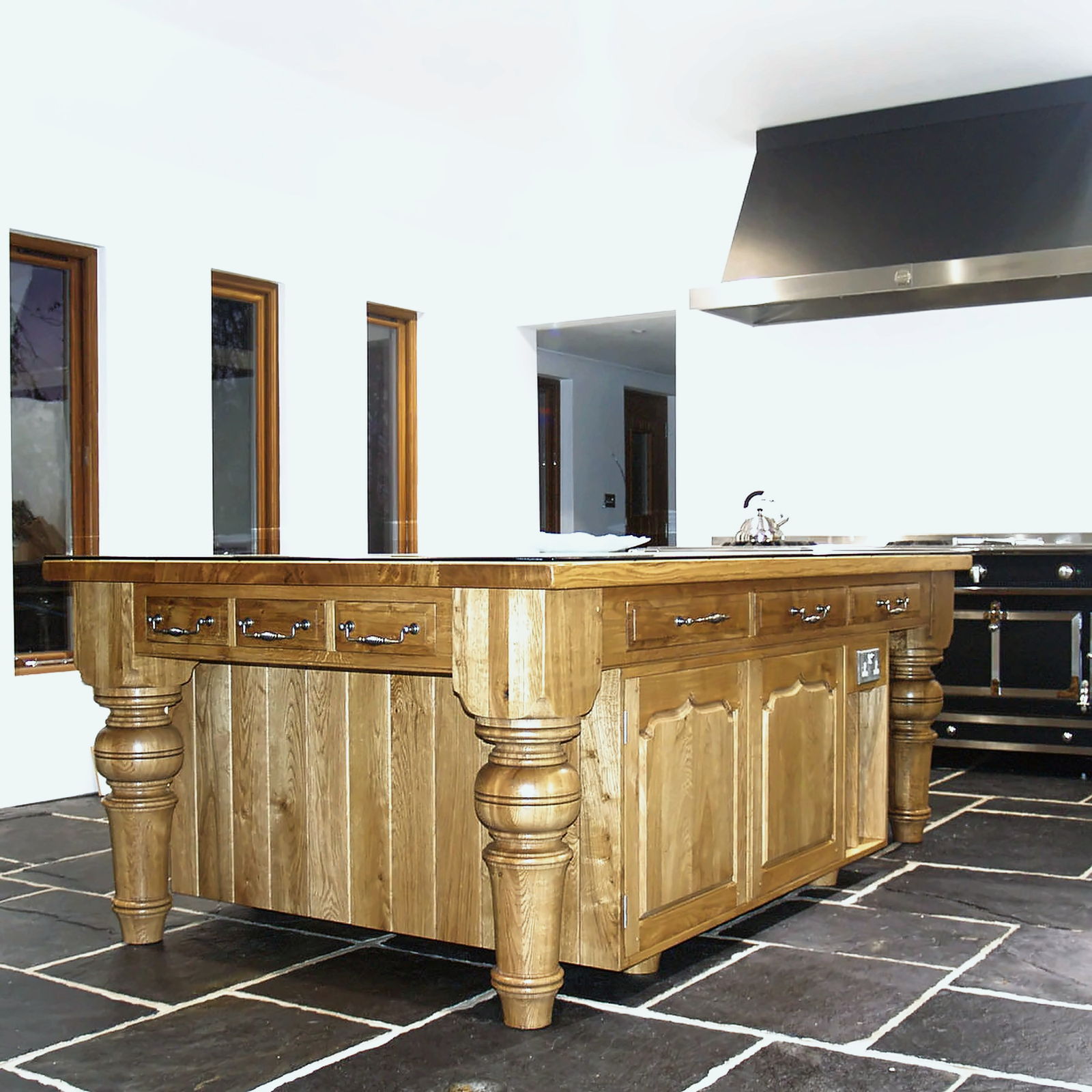 Ironmongery and paint edge, Freestanding Oak Kitchen project in Essex